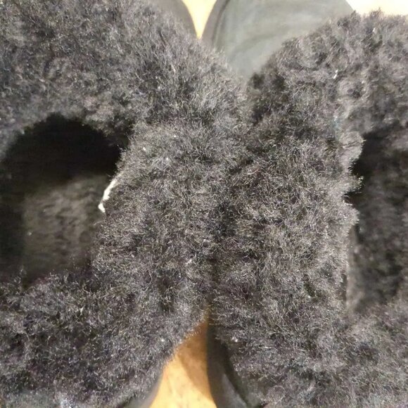 Women’s UGG Classic Short Mini Black Boots - Size 8 - Picture 3 of 6